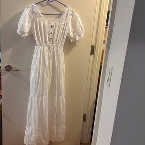 Chic White Buttoned Maxi Dress